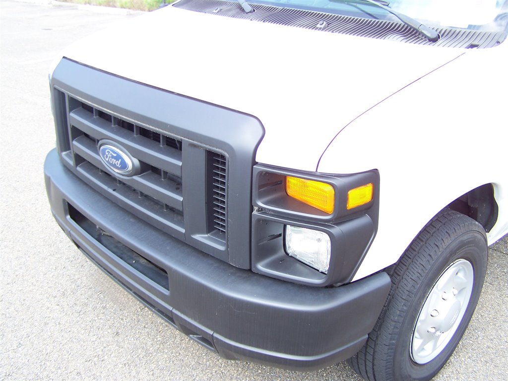 2010 Ford E-350 - $18,990