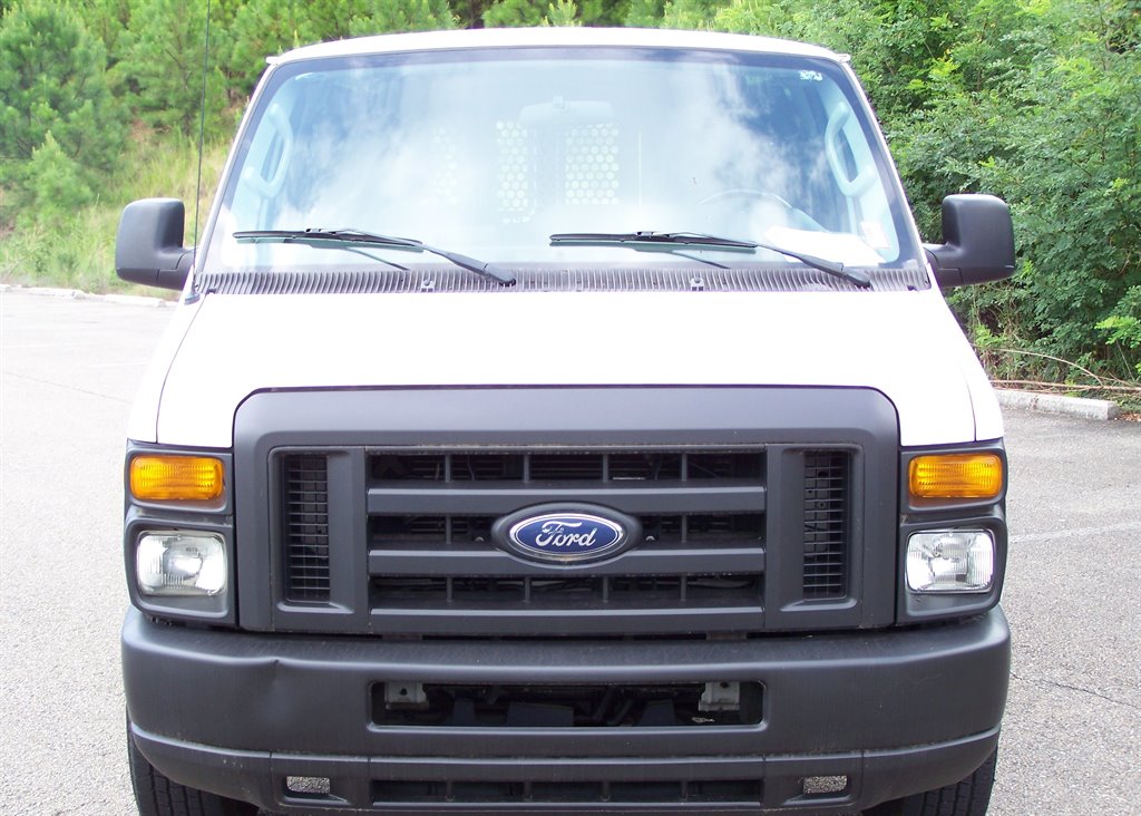 2010 Ford E-350 - $18,990