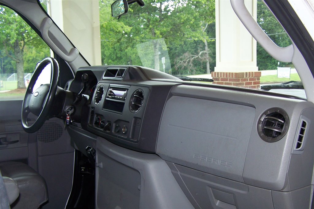2010 Ford E-350 - $18,990