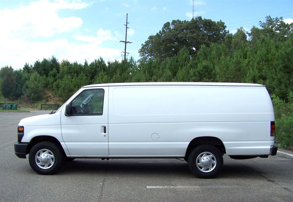 2010 Ford E-350 - $18,990