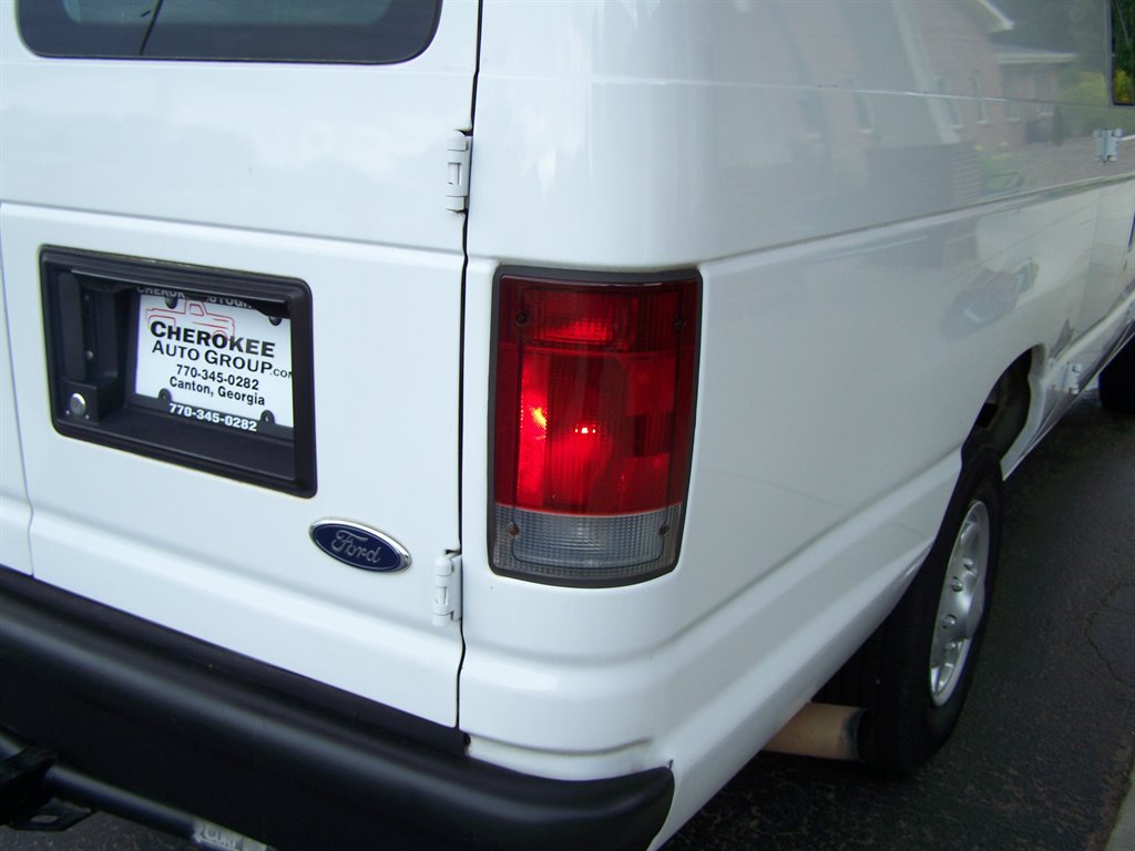 2010 Ford E-350 - $18,990