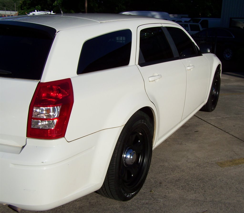2008 Dodge Magnum - $18,890