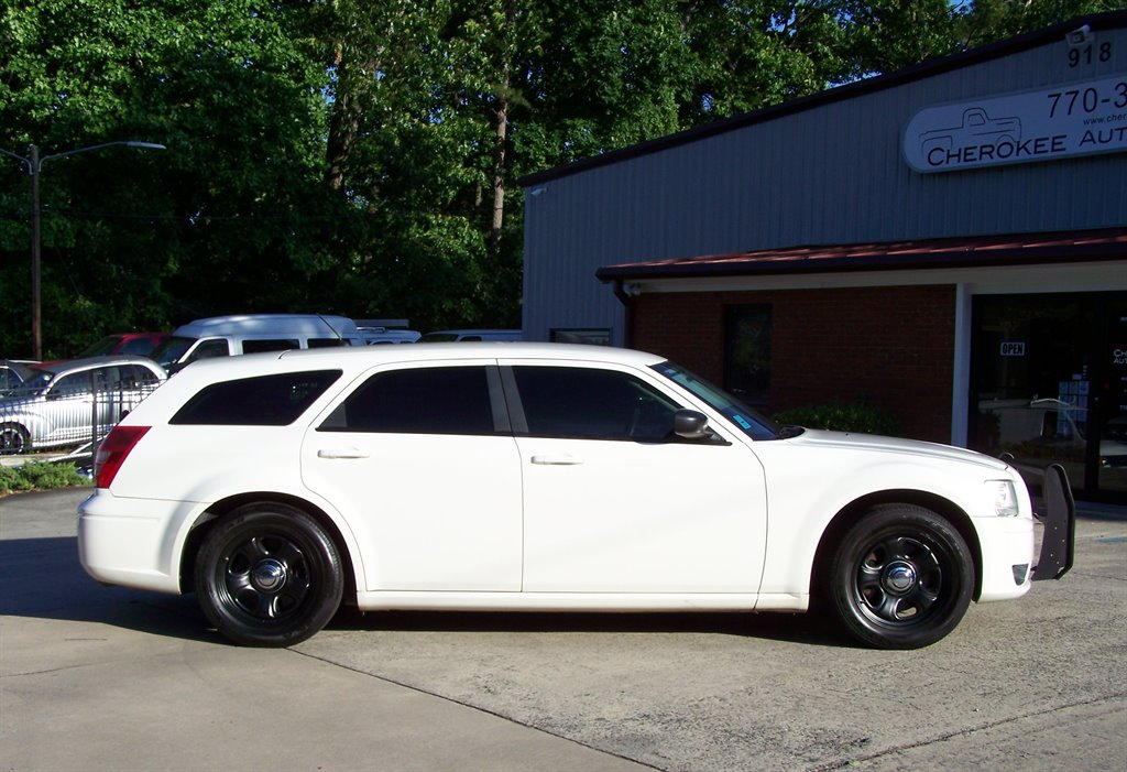 2008 Dodge Magnum - $18,890