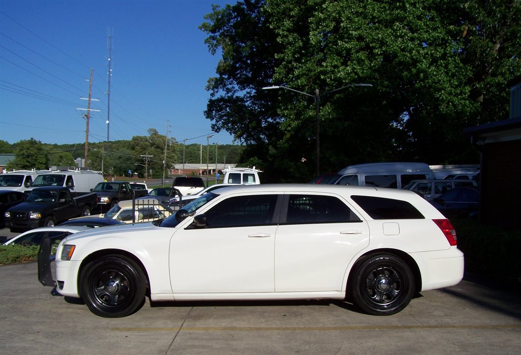 2008 Dodge Magnum - $18,890