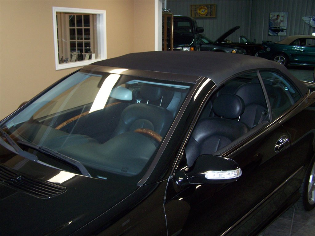 2005 Mercedes-Benz CLK-Class - $10,990