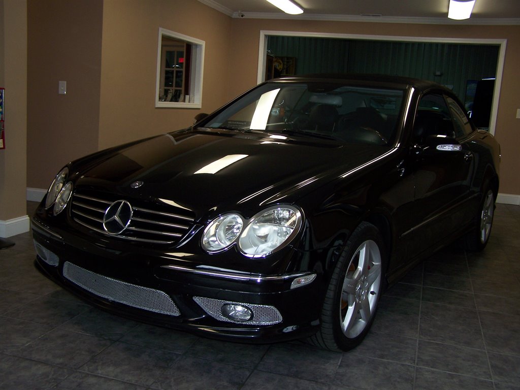 2005 Mercedes-Benz CLK-Class - $10,990