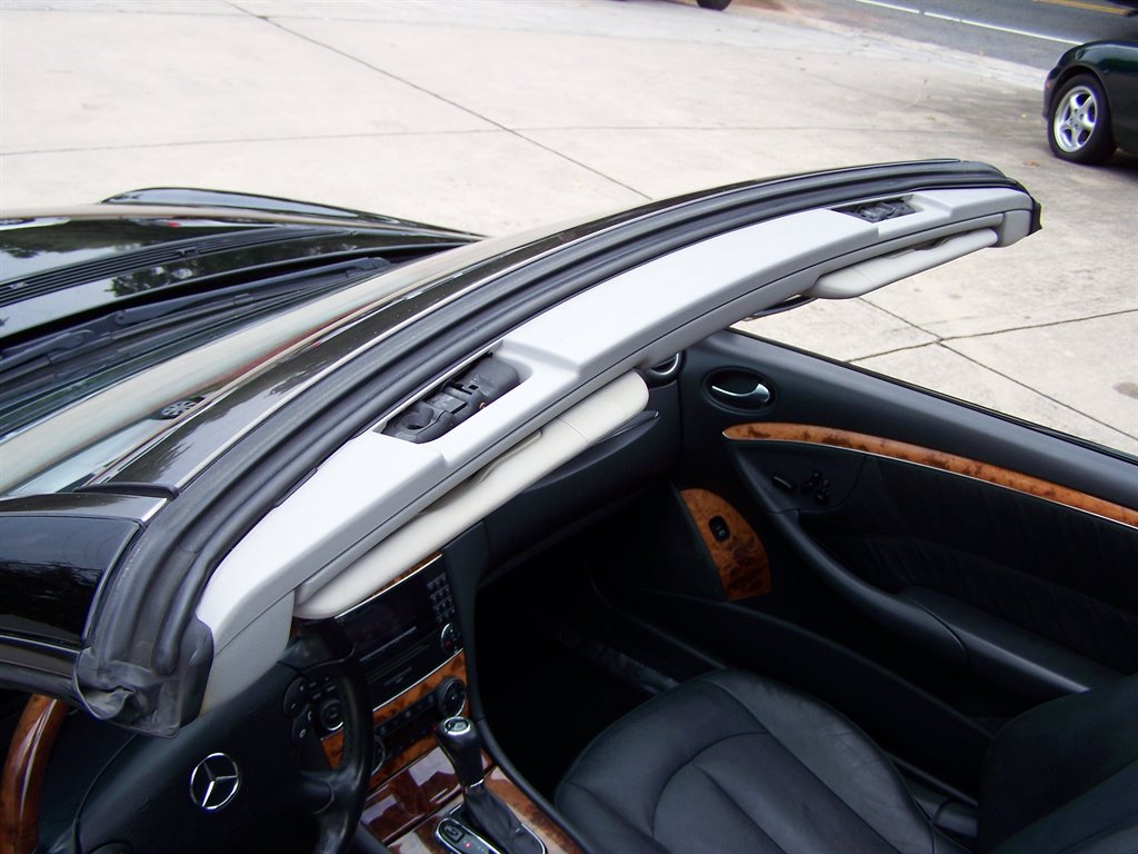 2005 Mercedes-Benz CLK-Class - $10,990