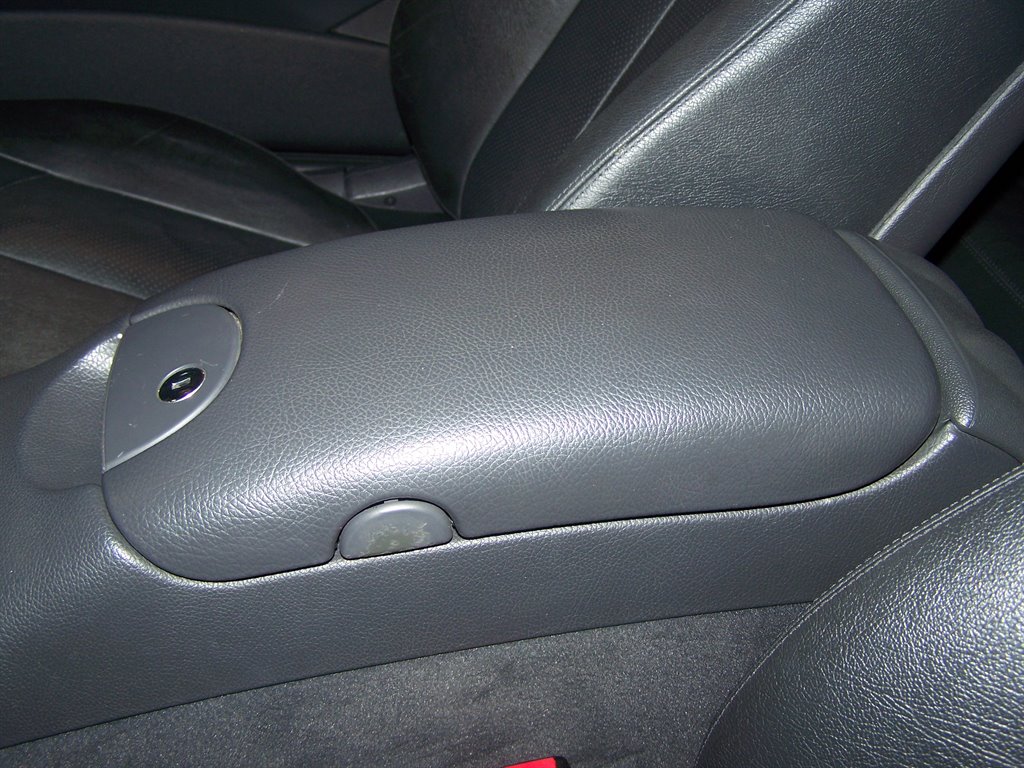 2005 Mercedes-Benz CLK-Class - $10,990