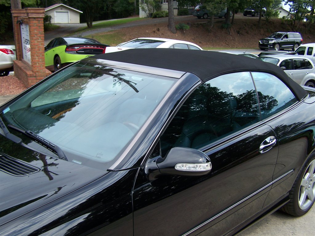2005 Mercedes-Benz CLK-Class - $10,990