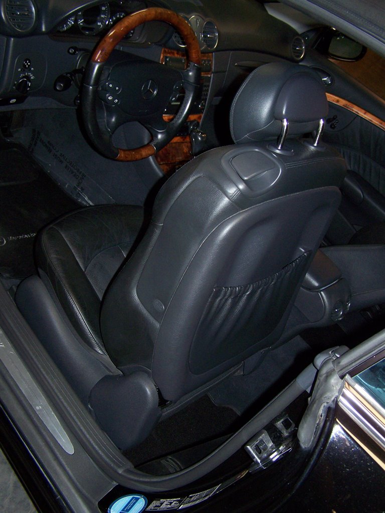 2005 Mercedes-Benz CLK-Class - $10,990