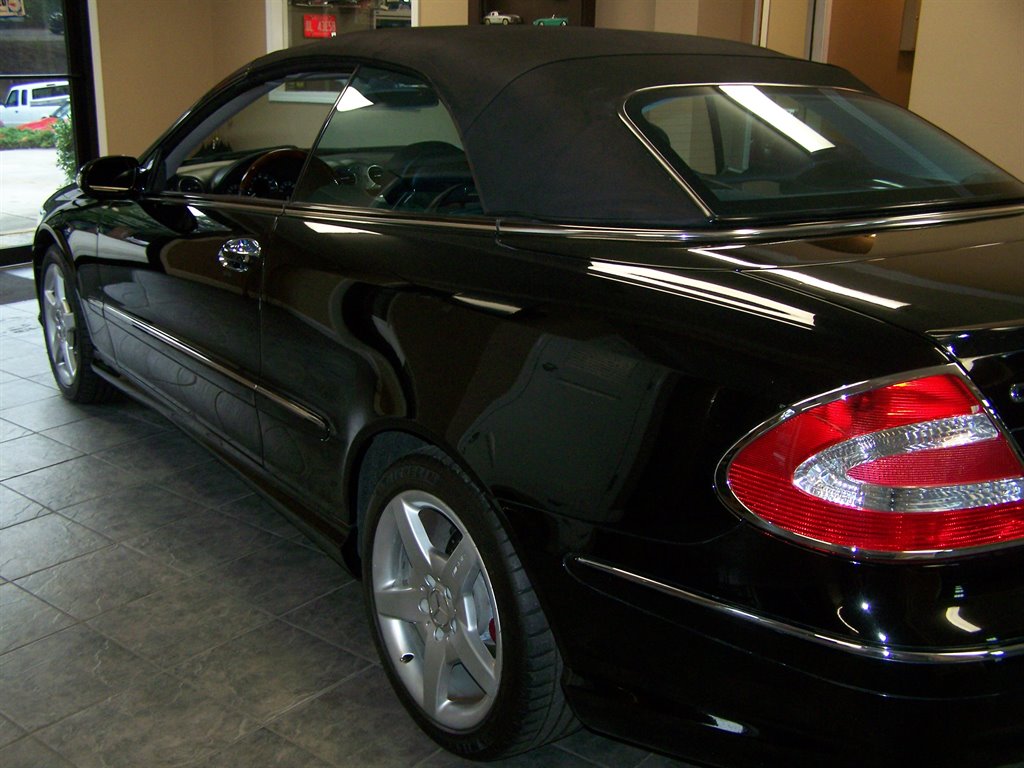 2005 Mercedes-Benz CLK-Class - $10,990