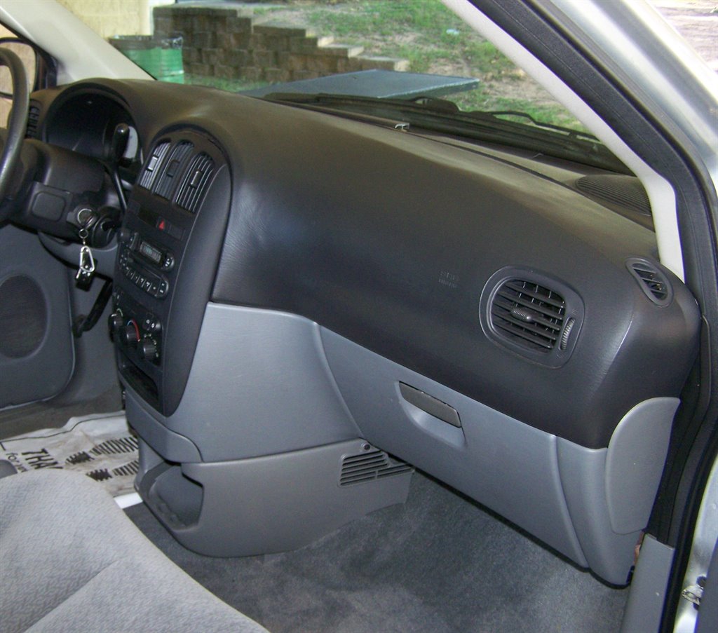 2005 Dodge Grand Caravan - $13,890
