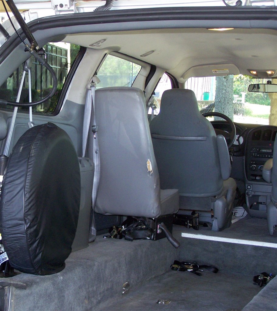 2005 Dodge Grand Caravan - $13,890