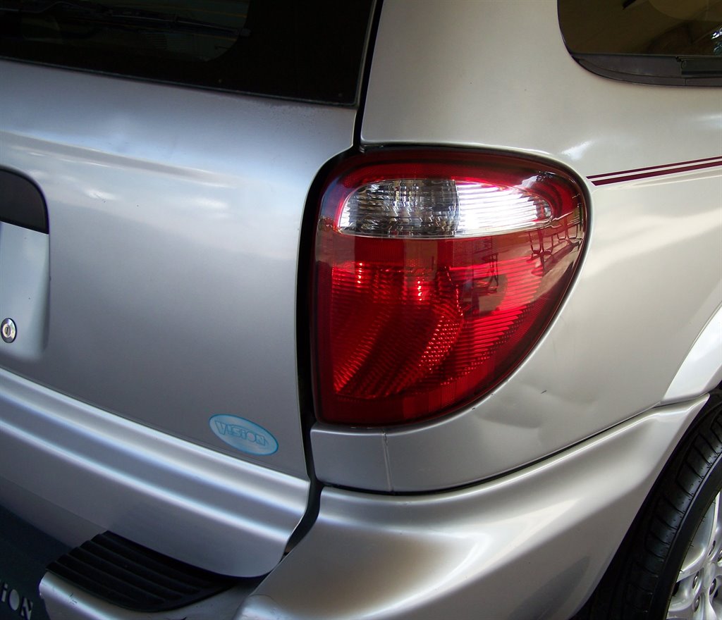 2005 Dodge Grand Caravan - $13,890