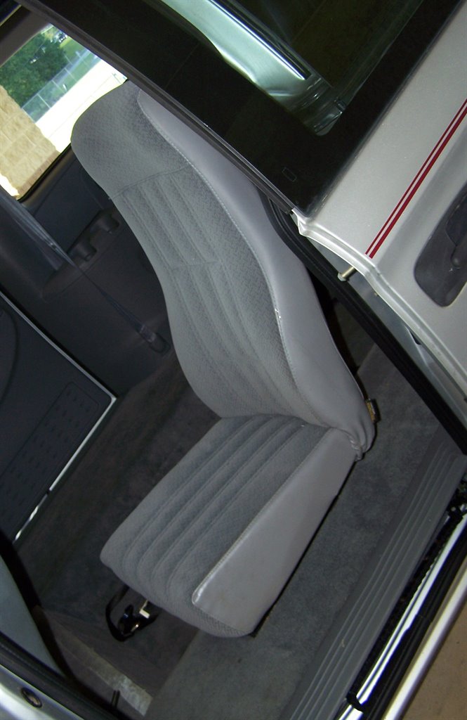 2005 Dodge Grand Caravan - $13,890