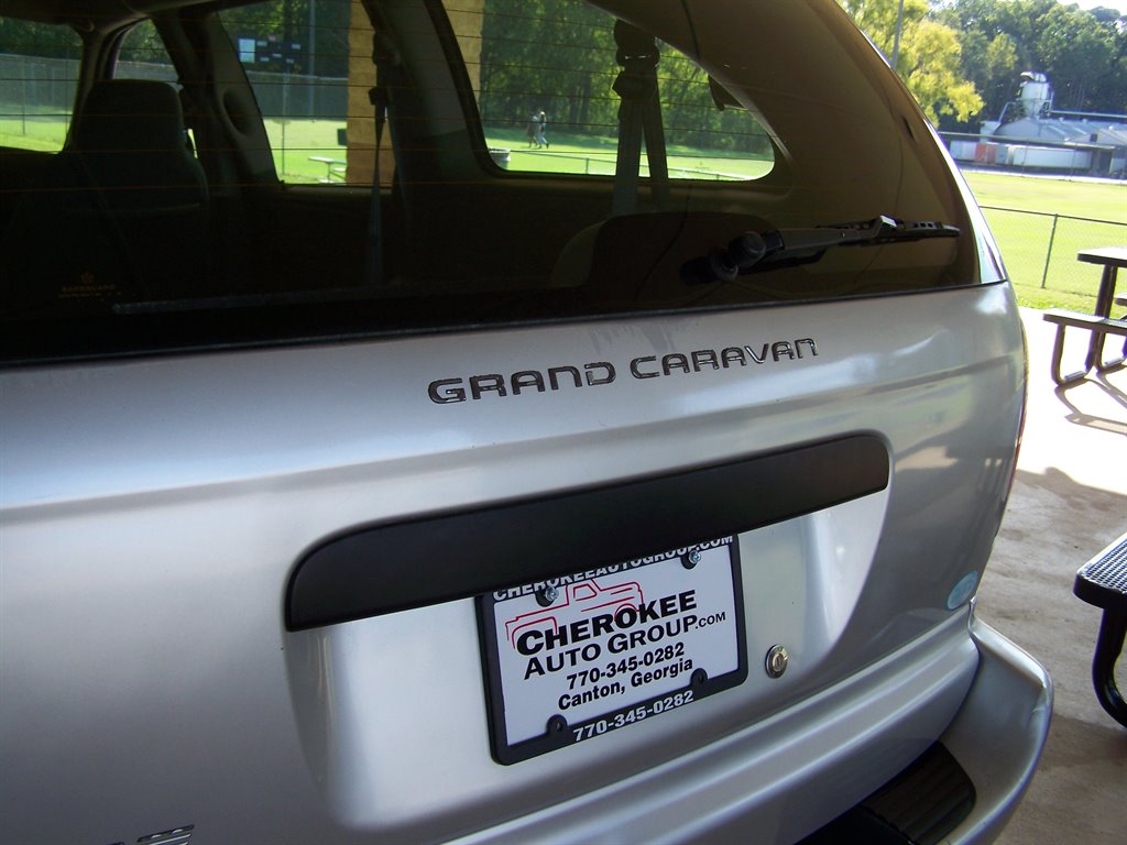 2005 Dodge Grand Caravan - $13,890