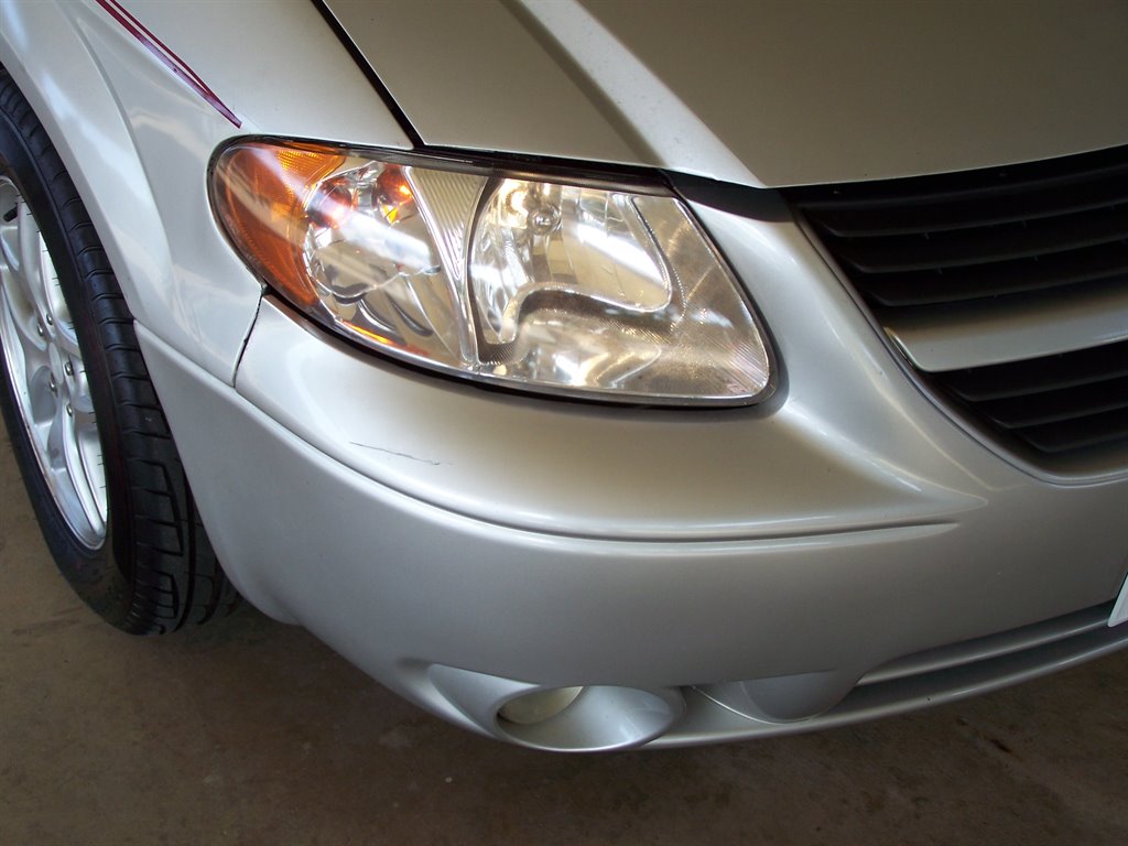2005 Dodge Grand Caravan - $13,890