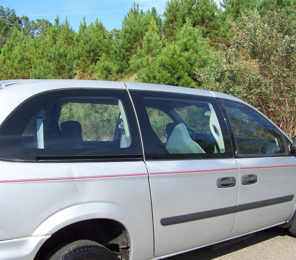 2005 Dodge Grand Caravan - $13,890