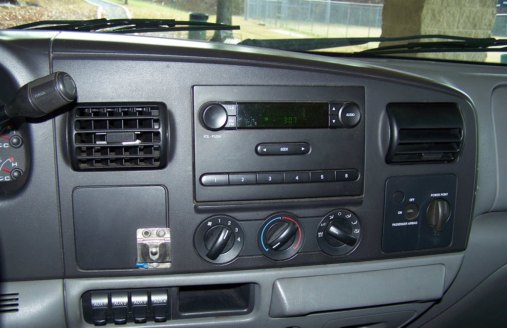 2006 Ford F-350 Super Duty - $17,890