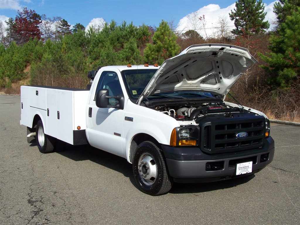 2006 Ford F-350 Super Duty - $17,890