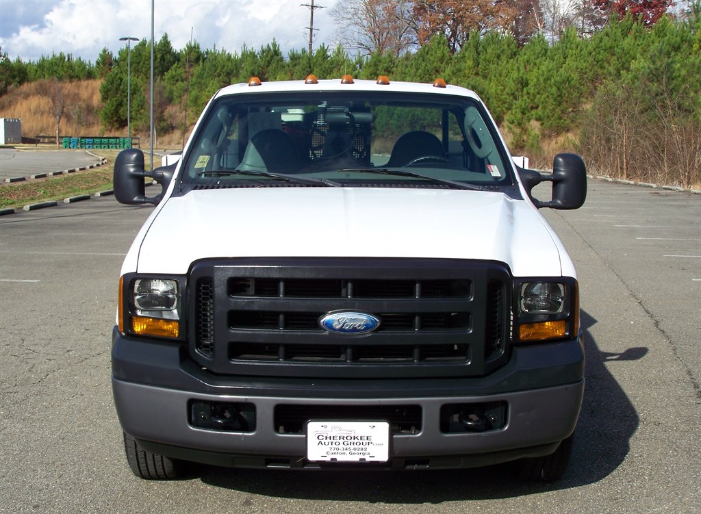 2006 Ford F-350 Super Duty - $17,890
