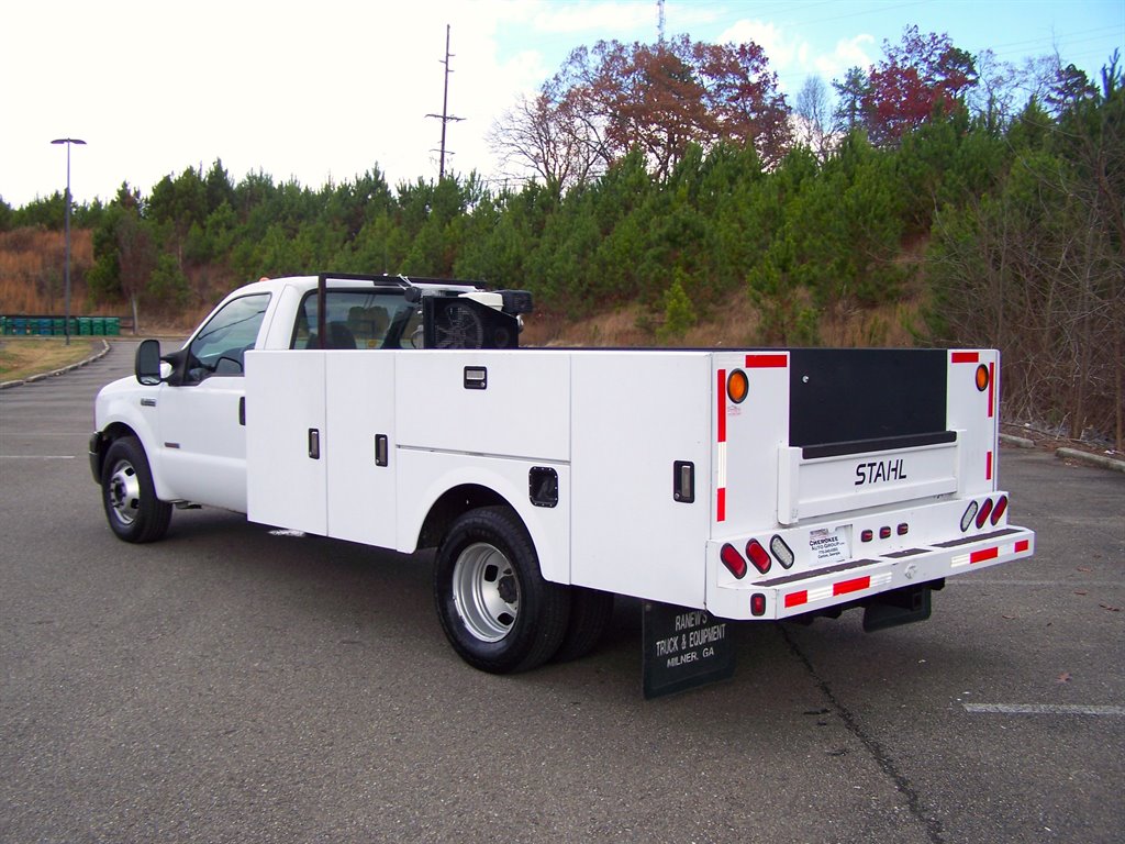 2006 Ford F-350 Super Duty - $17,890