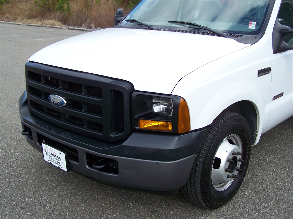 2006 Ford F-350 Super Duty - $17,890