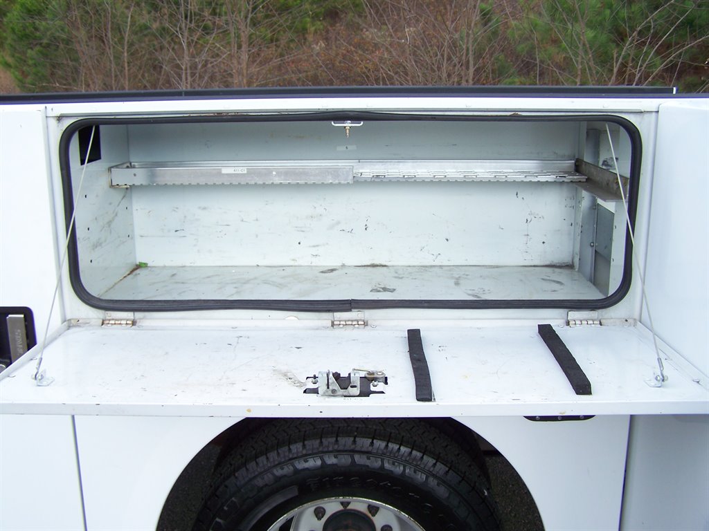2006 Ford F-350 Super Duty - $17,890