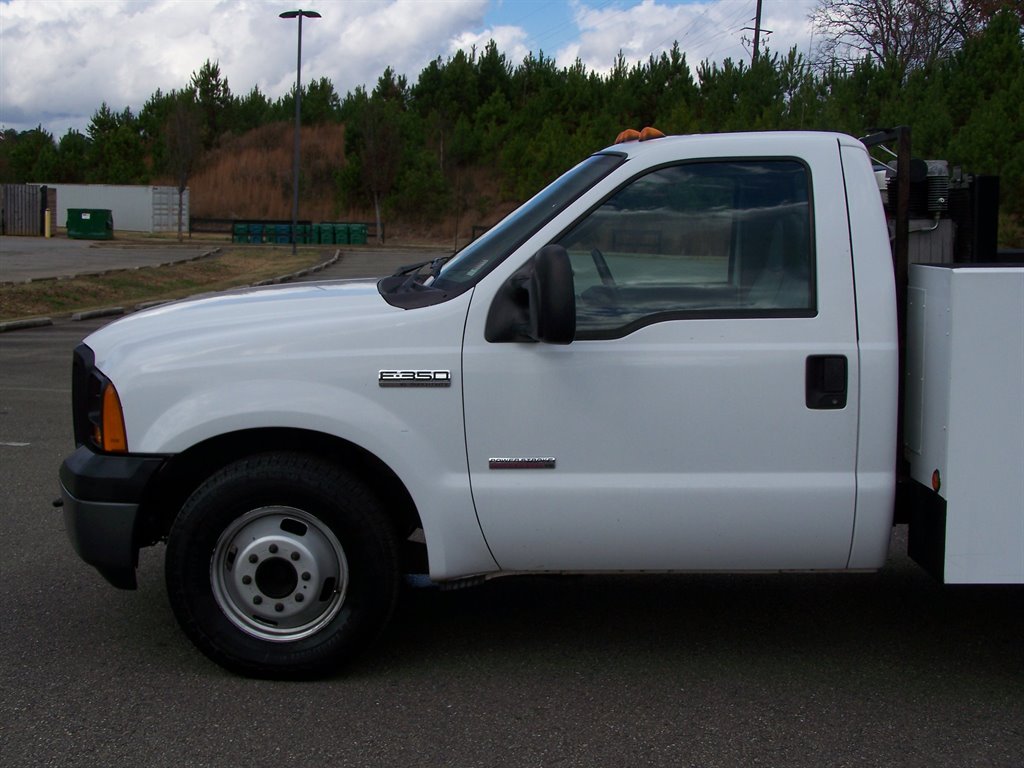 2006 Ford F-350 Super Duty - $17,890