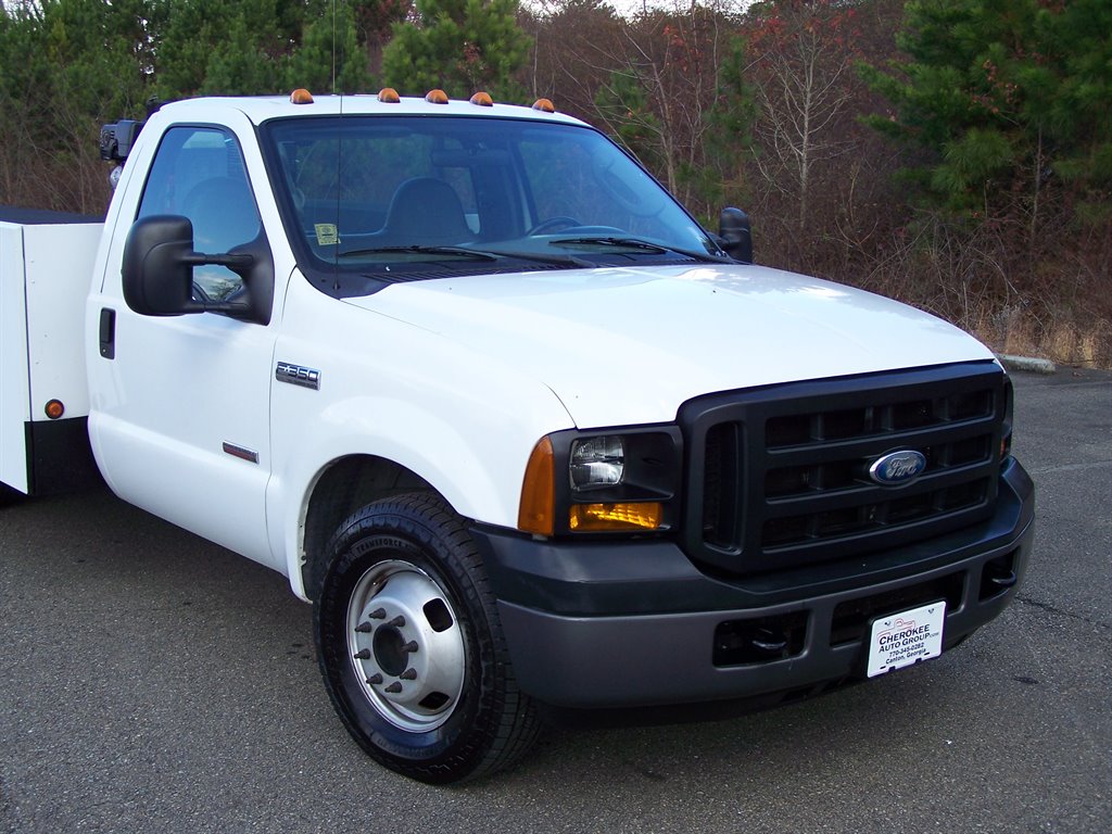 2006 Ford F-350 Super Duty - $17,890