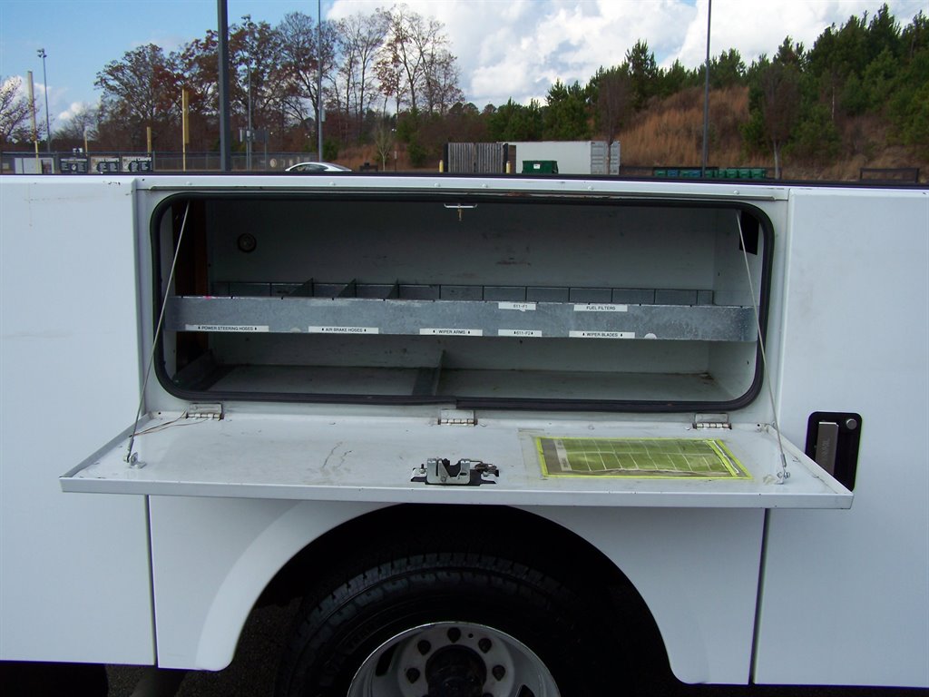 2006 Ford F-350 Super Duty - $17,890