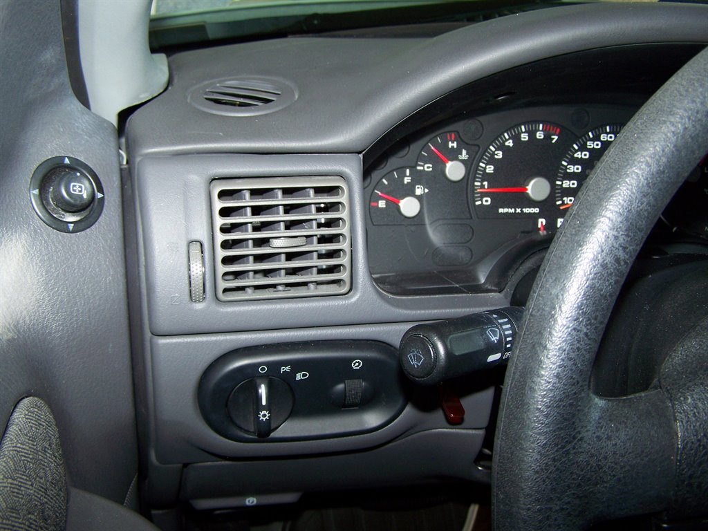 2005 Ford Explorer - $16,890