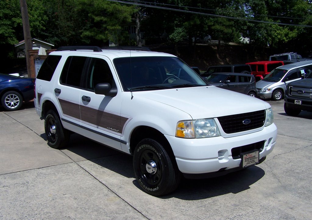 2005 Ford Explorer - $16,890