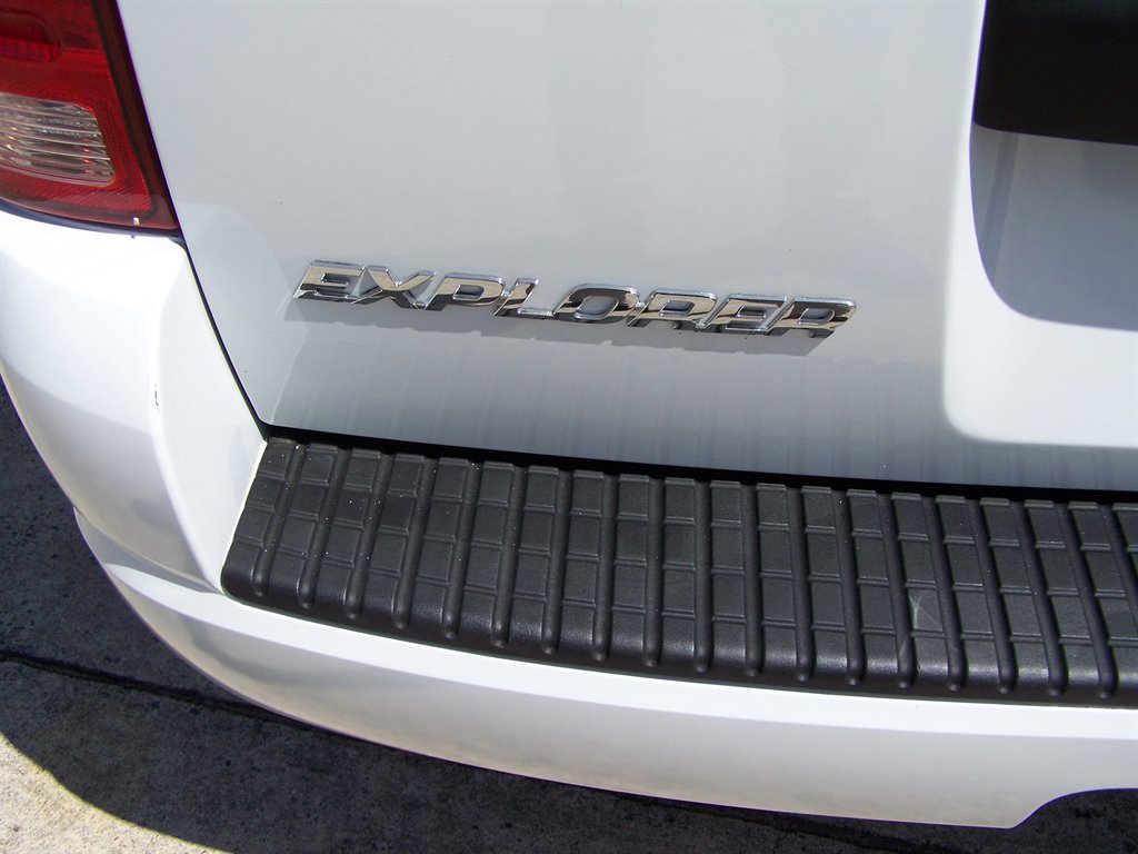 2005 Ford Explorer - $16,890
