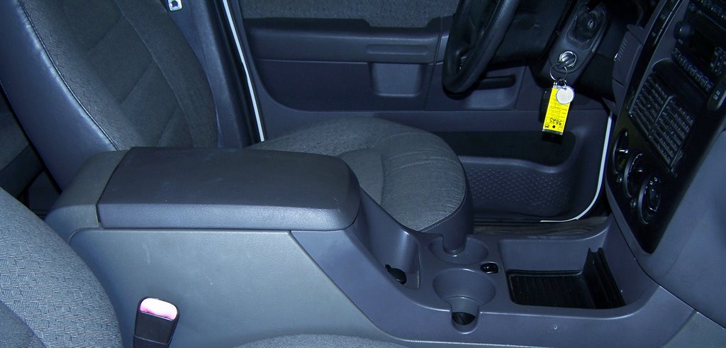 2005 Ford Explorer - $16,890