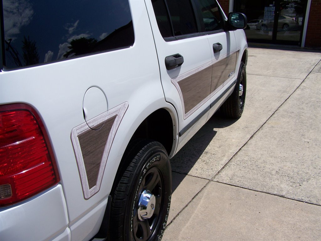 2005 Ford Explorer - $16,890
