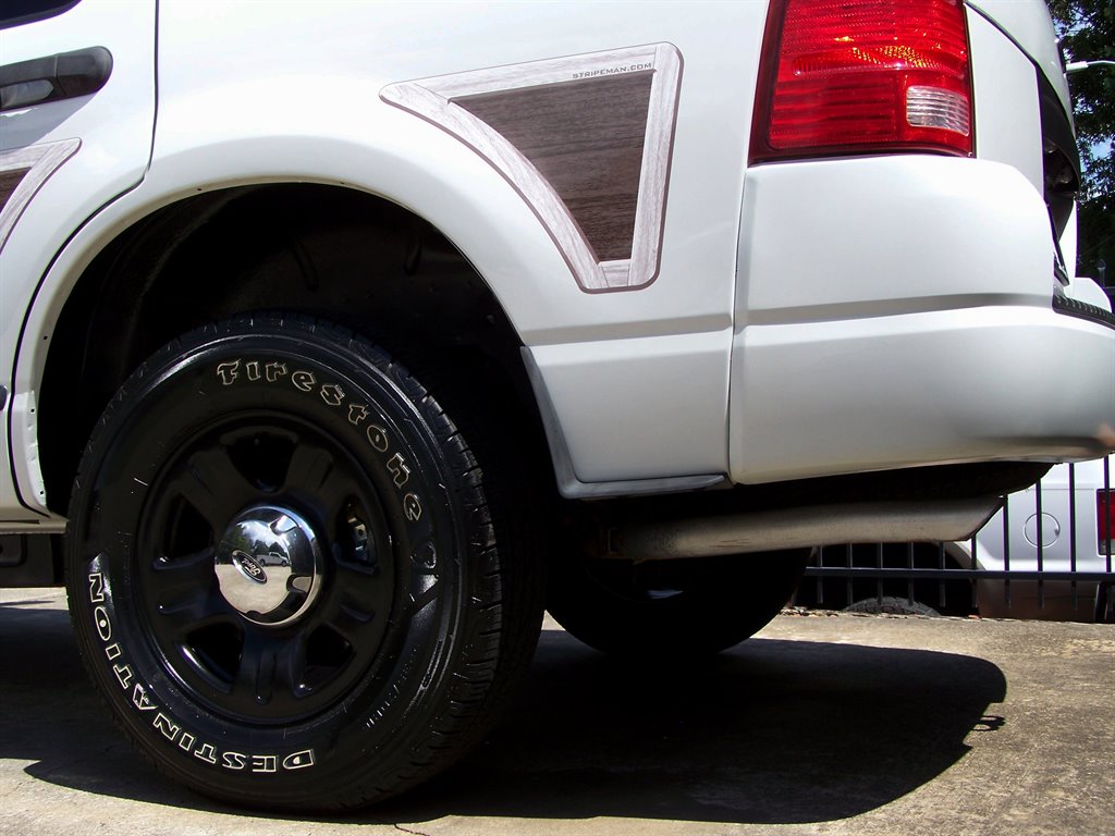 2005 Ford Explorer - $16,890