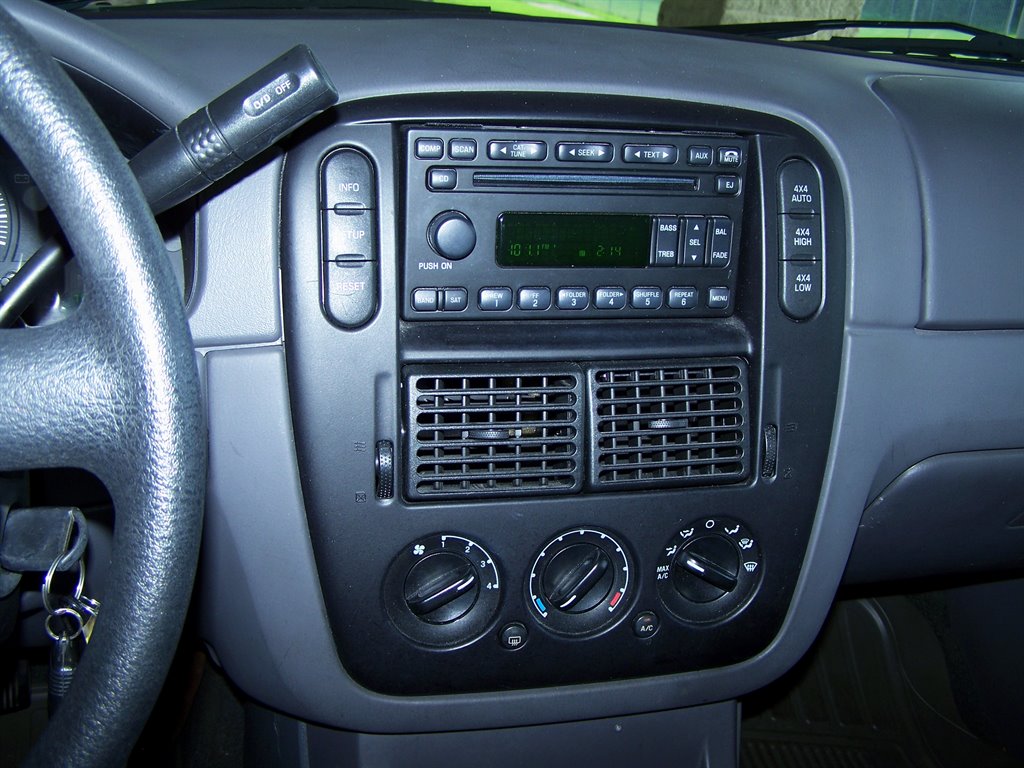 2005 Ford Explorer - $16,890