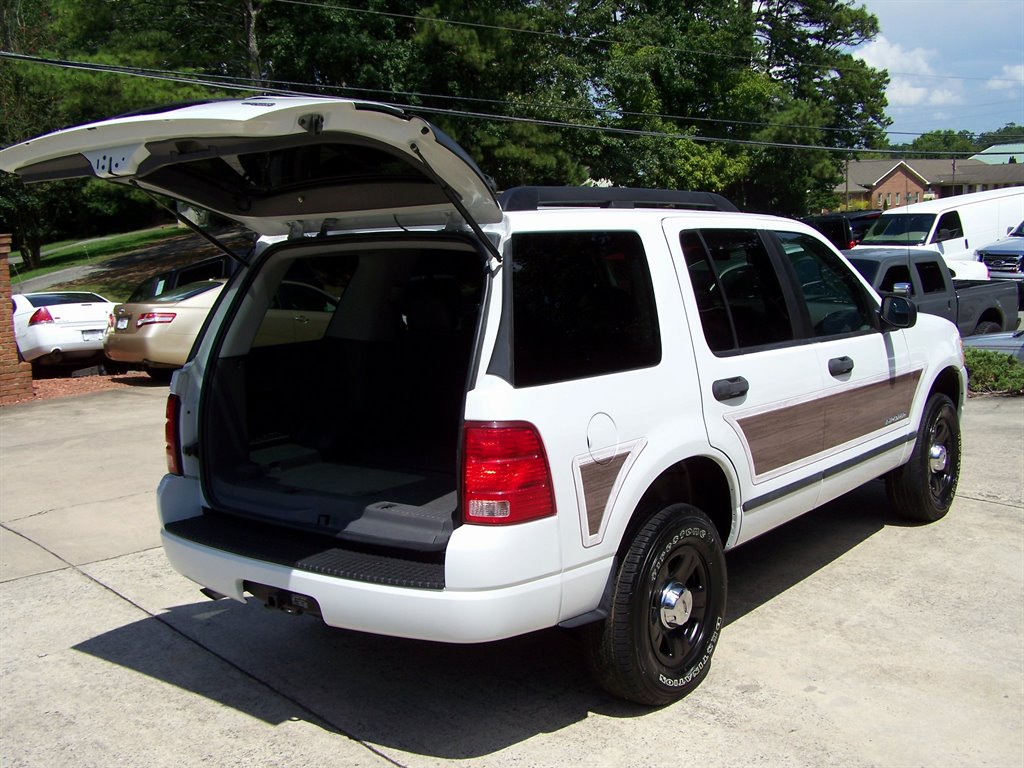 2005 Ford Explorer - $16,890