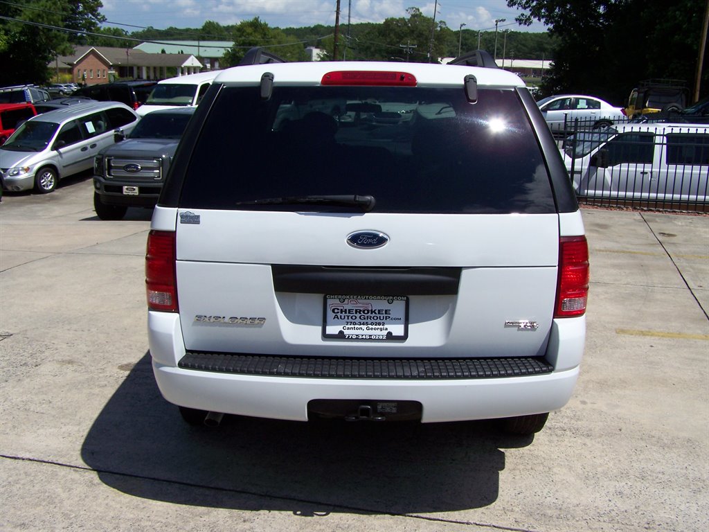 2005 Ford Explorer - $16,890
