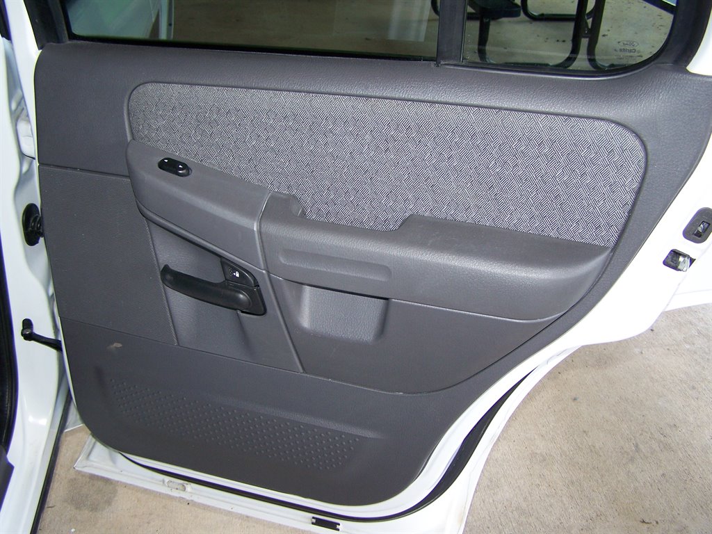 2005 Ford Explorer - $16,890