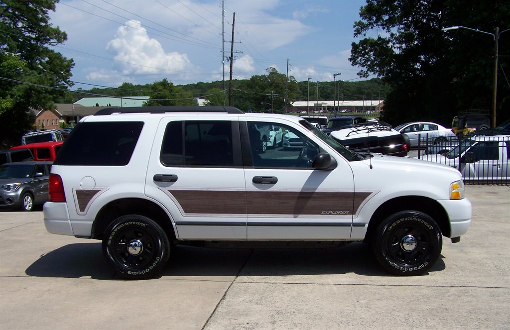 2005 Ford Explorer - $16,890