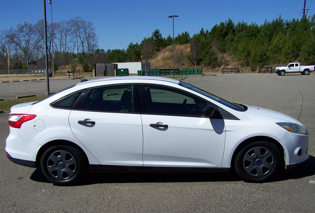 2013 Ford Focus - $7,990