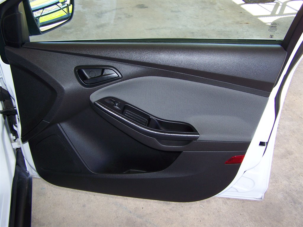 2013 Ford Focus - $7,990