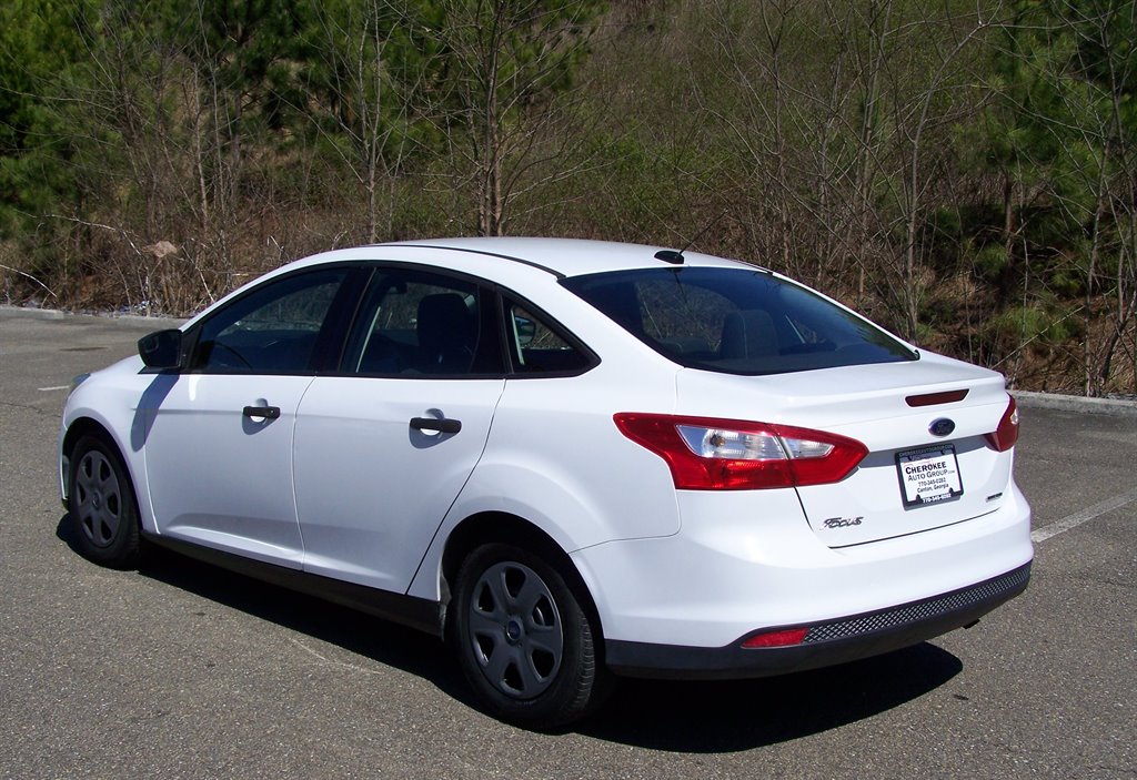 2013 Ford Focus - $7,990