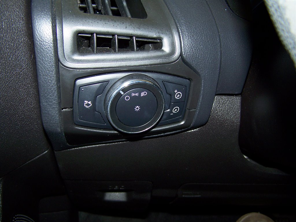 2013 Ford Focus - $7,990