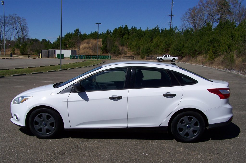 2013 Ford Focus - $7,990