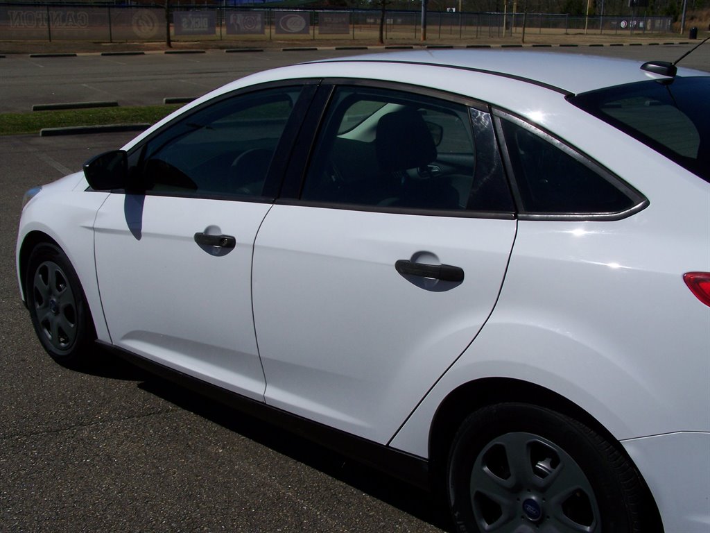 2013 Ford Focus - $7,990