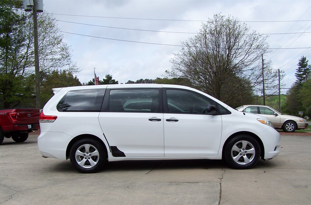 2013 Toyota Sienna - $16,890