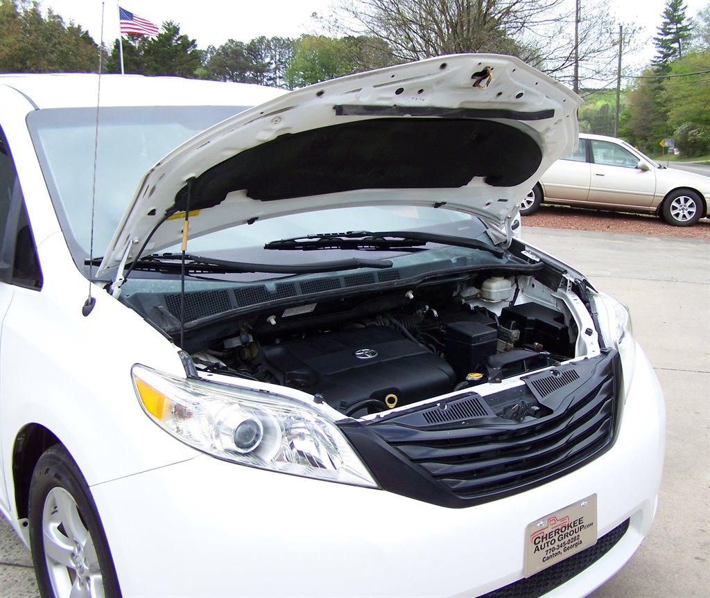 2013 Toyota Sienna - $16,890